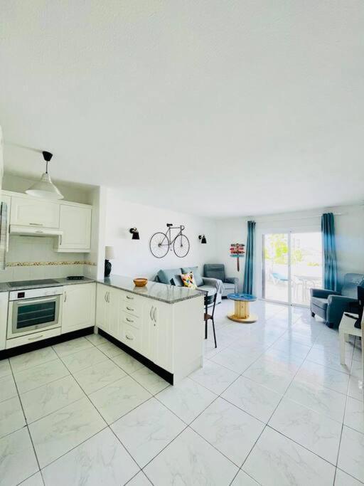 Comfy Home With Large Terrace Five Minutes From Ocean Los Cristianos  Esterno foto